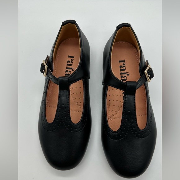 Leather gorgeous girls shoes - Picture 1 of 6